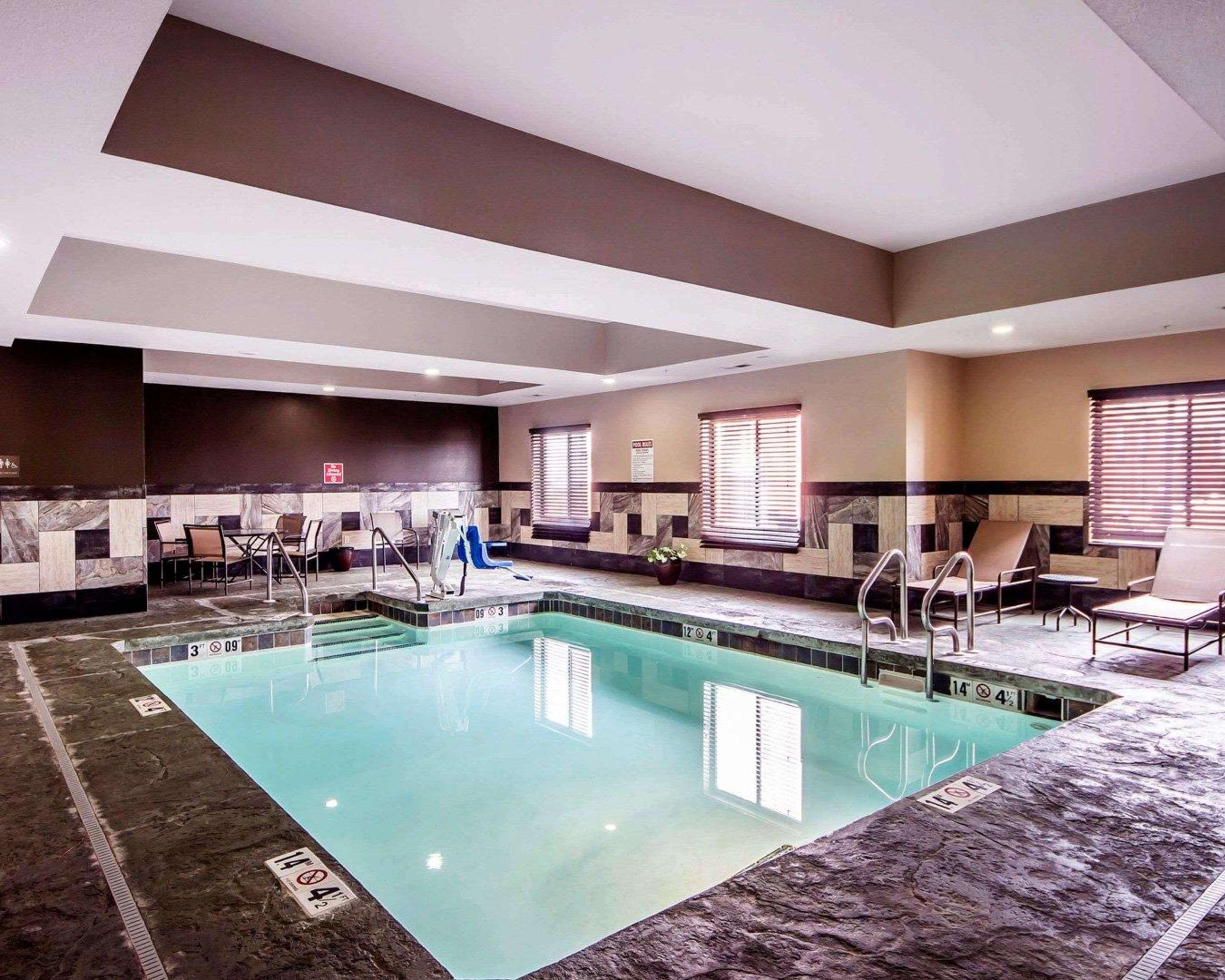 Comfort Inn & Suites Alva Luaran gambar