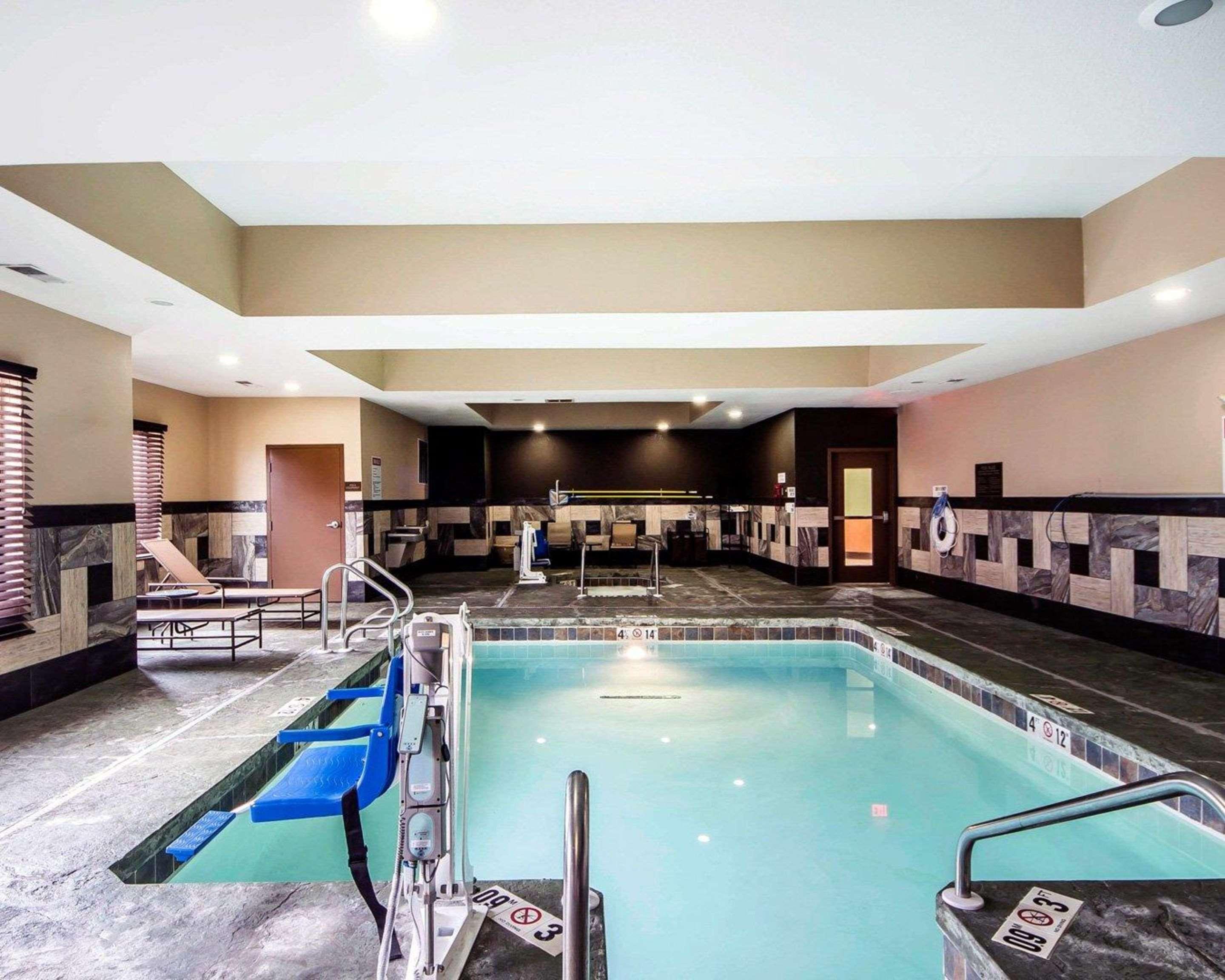 Comfort Inn & Suites Alva Luaran gambar