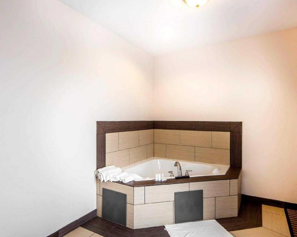 Comfort Inn & Suites Alva Luaran gambar
